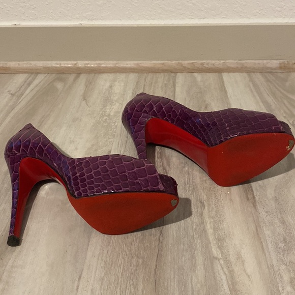Christian Louboutin pump - Picture 5 of 8